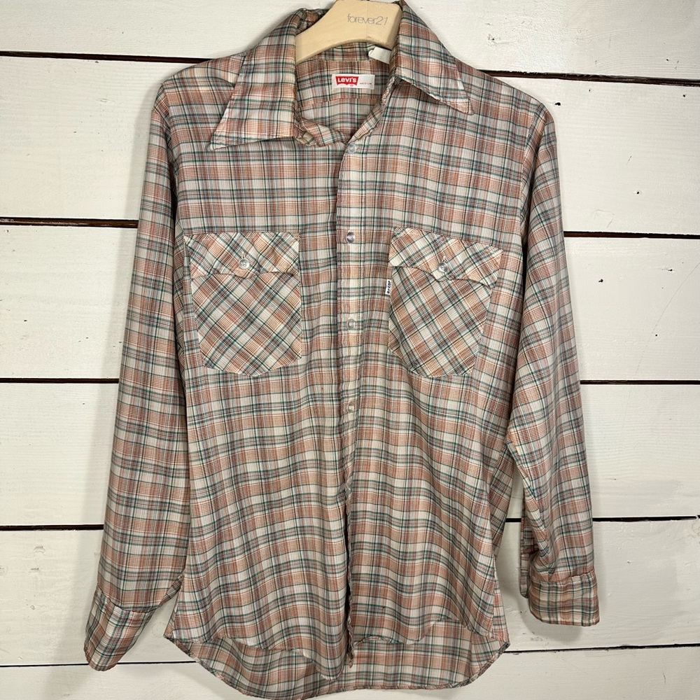 Vintage 1970’s Levi’s Men's Plaid Shirt with dagger collar size medium